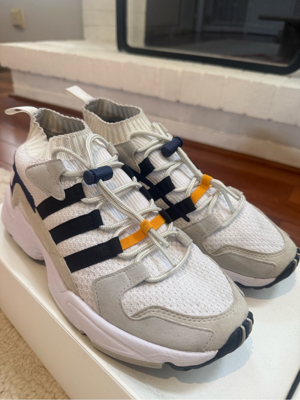 Adidas Torison Sneakers Men’s size 7, Women 8.5